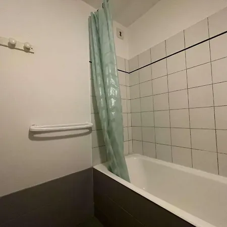 Avec Balcon, 4 Couchages, Proche Des Minimes, Commerces Et Transports, - Fr-1-246-629 * Ла-Рошель